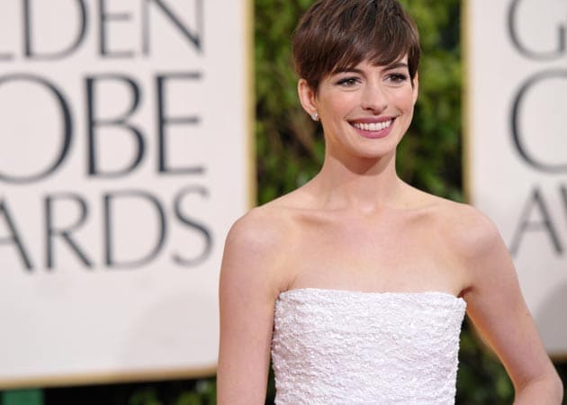 Anne Hathaway wins Best Supporting Actress at Golden Globes 2013