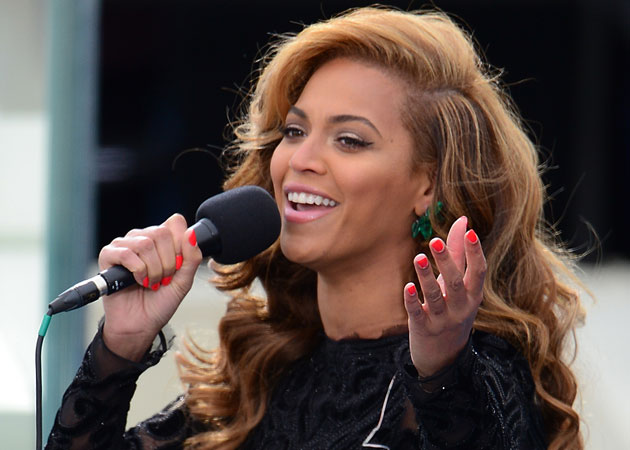 Beyonce sings American national anthem at President Obama's inauguration 