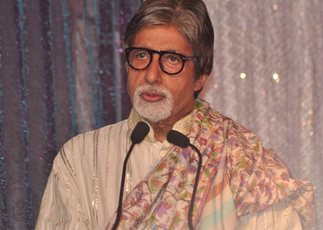 Amitabh Bachchan offers fans free passes to peace concert