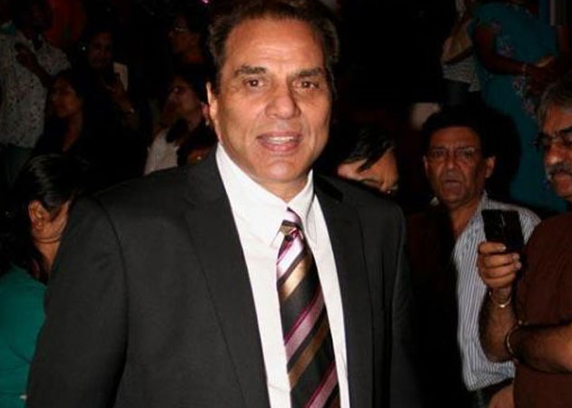 Dharmendra escapes unhurt after freak accident