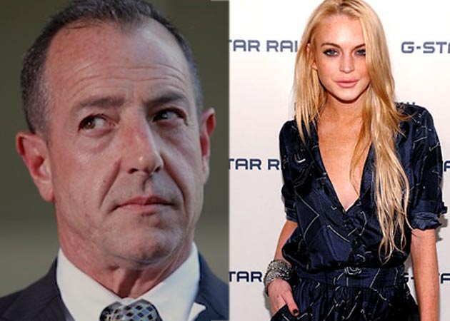 Lindsay Lohan's father blames her mother for nightclub fight allegation