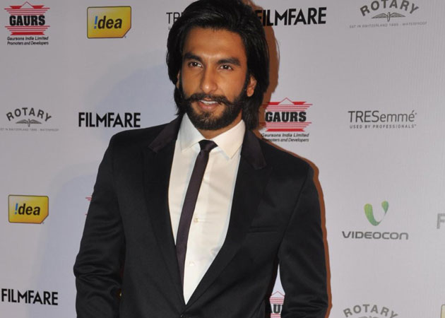 Ranveer Singh gives desis 'second-hand embarrassment' as he raps