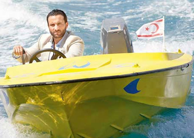 Water-baby Saif films dangerous stunt for <i>Race 2</i>