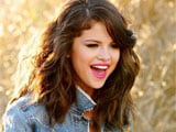 Selena Gomez ignores rumours about love life