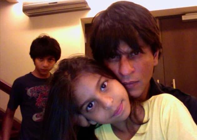 Oops! Shah Rukh Khan's private conversation with daughter goes public