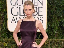 Taylor Swift's cleavage sparks rumours of breast enlargement Taylor Swift's cleavage sparks rumours of breast enlargement