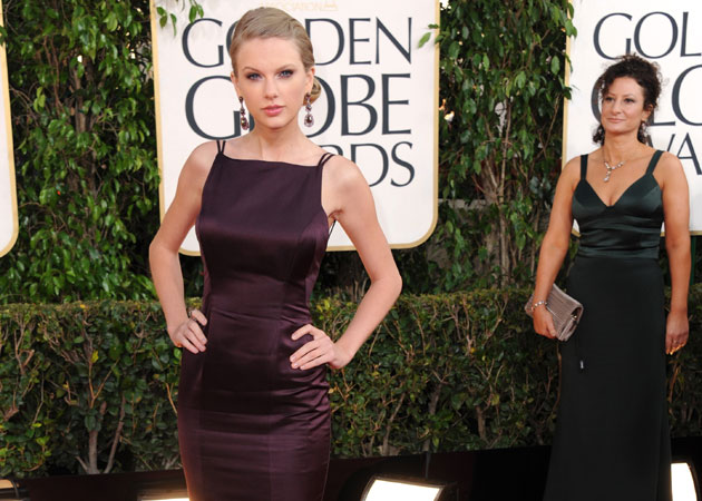 Taylor Swift flies to London for 'showdown' talk with ex-boyfriend