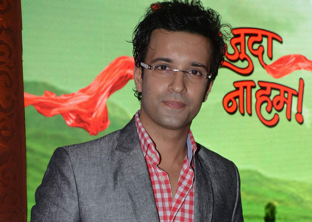 Aamir Ali quits <I>F.I.R</i>