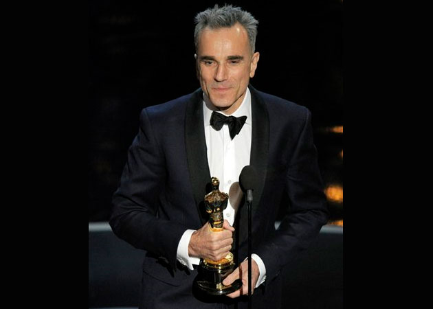 Oscar 2013: Daniel Day-Lewis makes history with third win