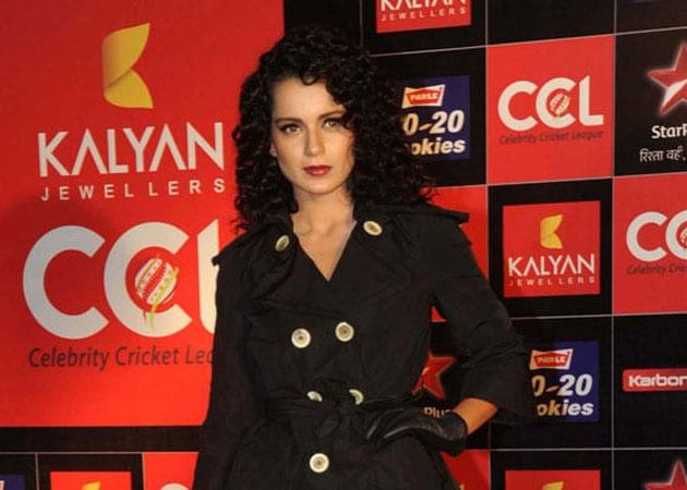 Kangana Ranaut's sister gives her a hard time over party outfit