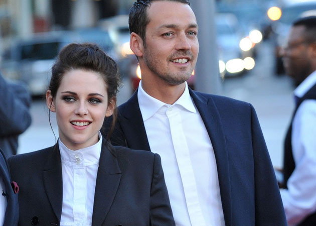 Kristen Stewart 'back in contact' with Rupert Sanders?