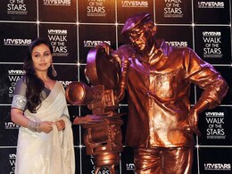 Rani Mukherji gets emotional at unveiling of Yash Chopra's statue Rani Mukherji gets emotional at unveiling of Yash Chopra's statue