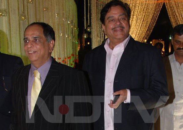 Shatrughan Sinha returns to dialogue delivery he is famous for