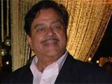 Shatrughan Sinha returns to dialogue delivery he is famous for