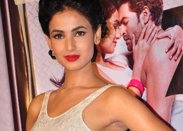 Sonal Chauhan turns singer for <i>3G</i>