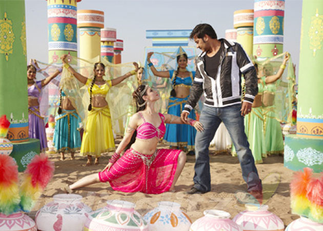 Why is Tamannaah missing from <i>Himmatwala</i> promotions?