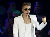 Justin Bieber collapses while performing on stage