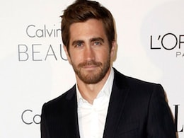 Jake Gyllenhaal in dating swimsuit model Emily DiDonato Jake Gyllenhaal in dating swimsuit model Emily DiDonato