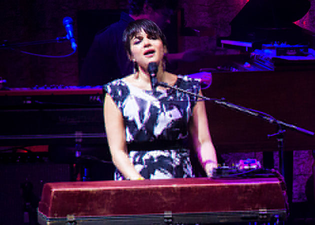 Norah Jones leaves capital mesmerized with performance
