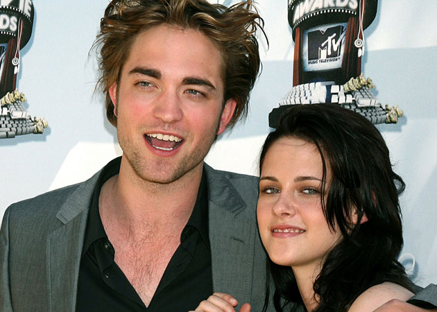 Robert Pattinson and Kristen Stewart celebrate with Katy Perry