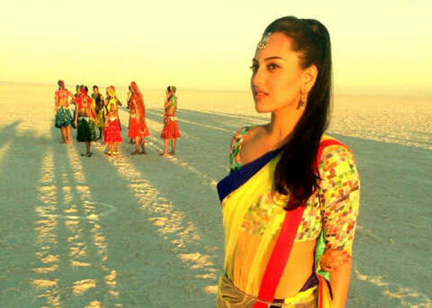 Sonakshi Sinha plays it cool in Bhuj