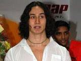 Tiger Shroff mobbed while shooting for debut film