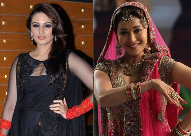 Huma Qureshi delighted to work with Madhuri Dixit