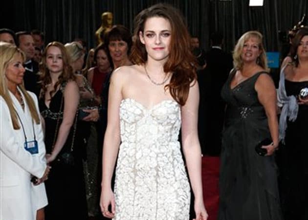 Kristen Stewart to star in Snow White and the Huntsman sequel