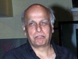 Mahesh Bhatt is the voice of hero's father in <I>Aashiqui 2</i>