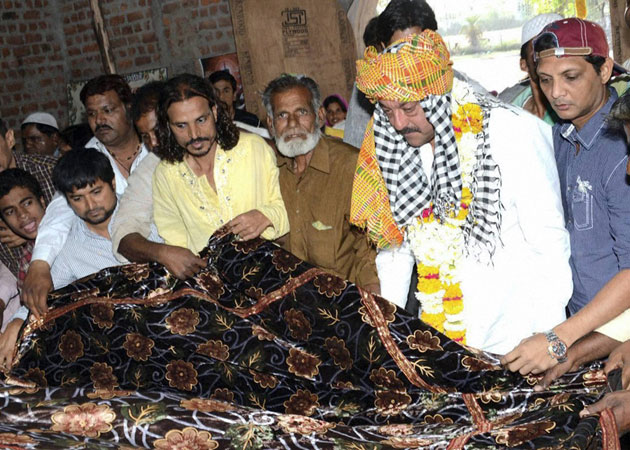 Sanjay Dutt visits Dargah in Madhya Pradesh