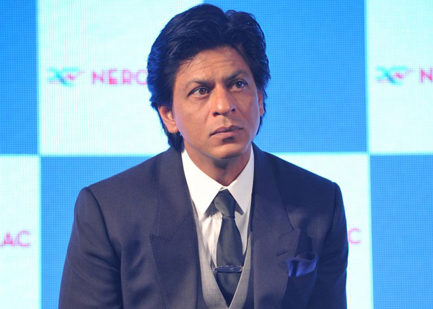 Shah Rukh Khan blames <I>Om Shanti Om</i> distributors for Manoj Kumar lawsuit