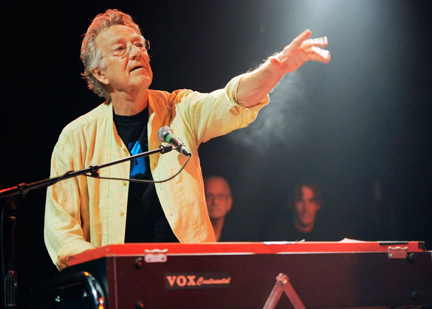 Ray Manzarek, founding member of The Doors, dies at 74