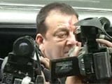 Sanjay Dutt mobbed as he reaches Mumbai court to surrender