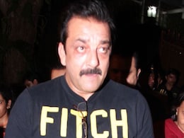 <i>Havan</I> and prayers as <I>Munnabhai</i> readies for prison <i>Havan</I> and prayers as <I>Munnabhai</i> readies for prison
