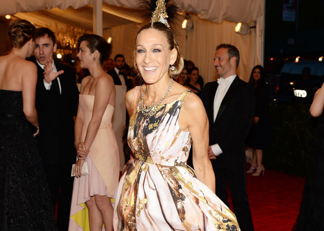 Sarah Jessica Parker suffers wardrobe malfunction at MET Ball