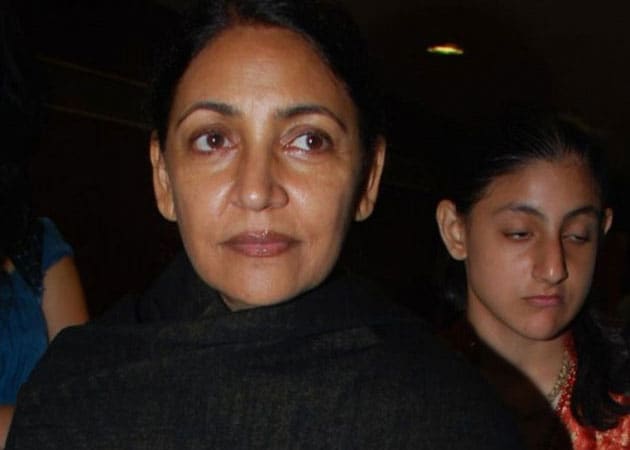 Deepti Naval makes friendly appearance in BA Pass