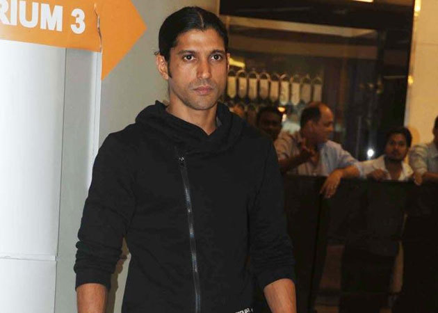 Farhan Akhtar compliments <i>Fukrey</I> team via e-mail