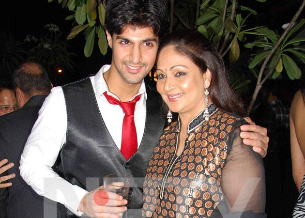 Rati Agnihotri to play mom to son on-screen