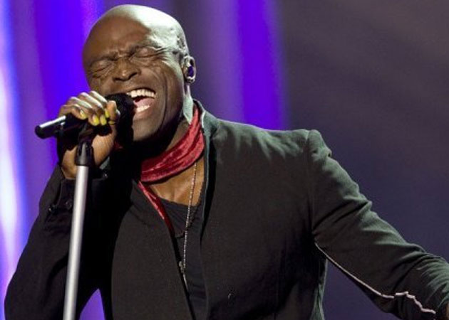 Seal apologises for Twitter rant against Australian media
