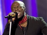 Seal apologises for Twitter rant against Australian media