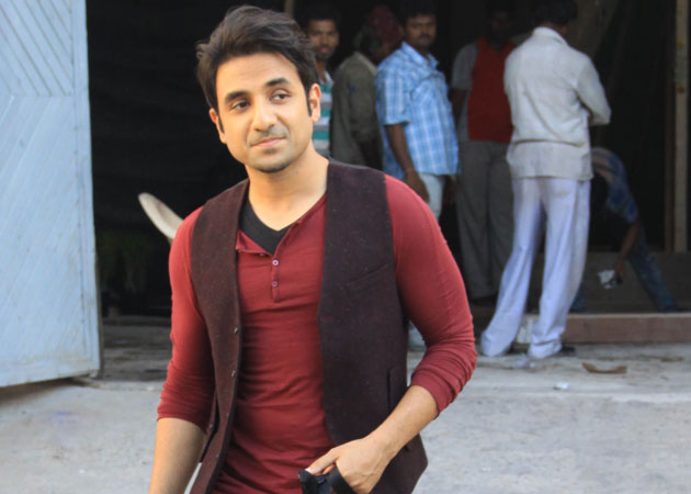 Vir Das: Looking forward to bring madness to IIFA