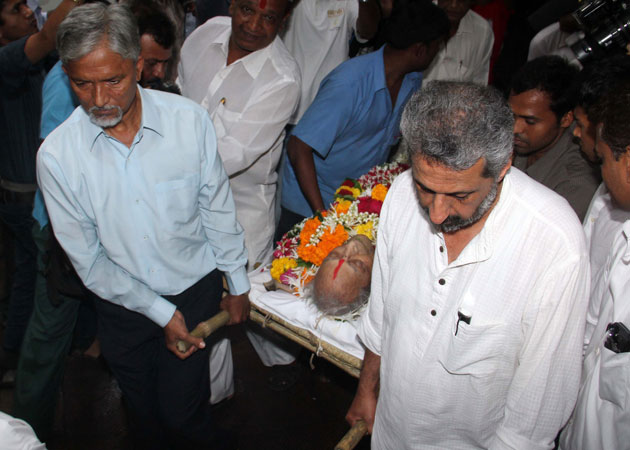 Farewell Pran: Legendary actor cremated in Mumbai Farewell Pran: Legendary actor cremated in Mumbai