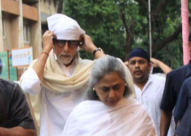 Amitabh Bachchan, Dilip Kumar attend Pran's <i>chautha</i>