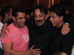 Mahesh Bhatt congratulates Shah Rukh Khan, Salman Khan on reunion Mahesh Bhatt congratulates Shah Rukh Khan, Salman Khan on reunion