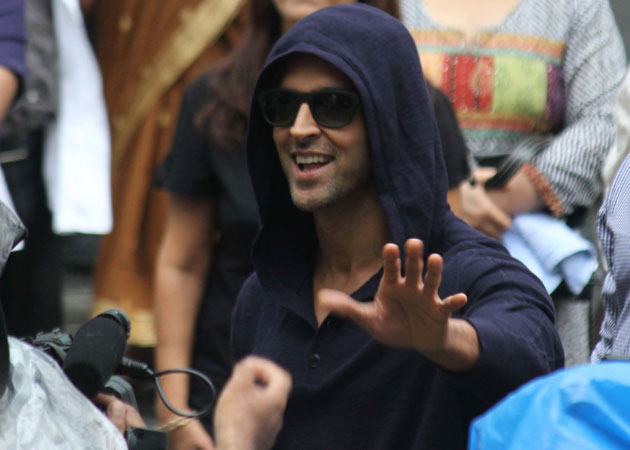 Hrithik Roshan leaves hospital after surgery