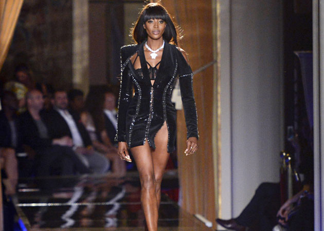 Naomi Campbell back on runway after mugging incident