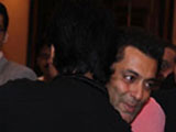 Shah Rukh Khan refuses to discuss the big Salman Khan hug