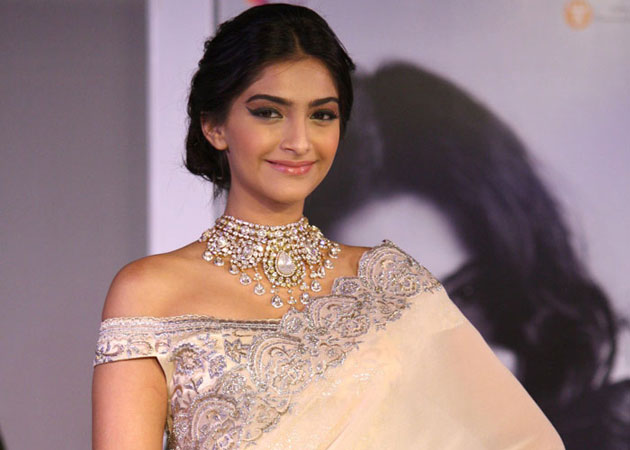 Sonam Kapoor wants to play Meena Kumari in film