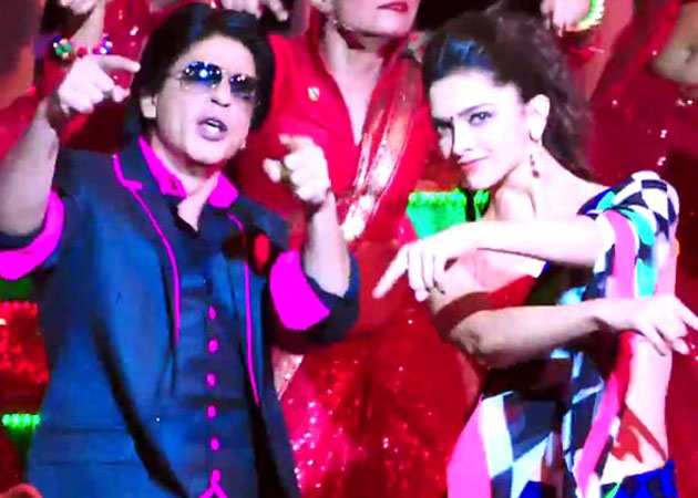 Rajinikanth's blessings for Shah Rukh Khan's <i>Lungi Dance</i>?