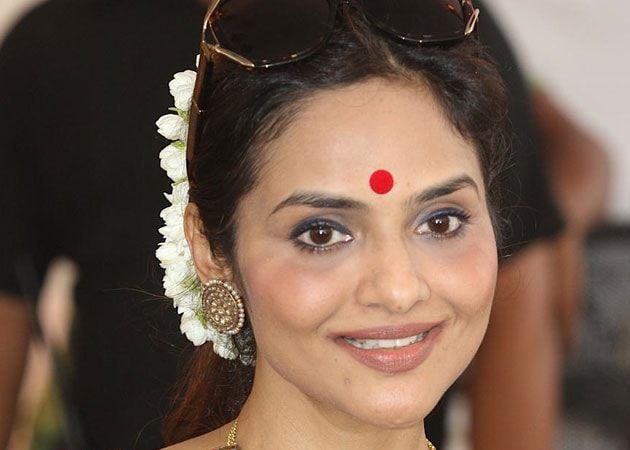 Telugu Heroine Roja Image Examination Sex - Madhoo: Theatre can't be compared with cinema
